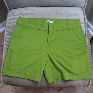 Madison Green Bermuda Shorts Vibrant Cotton Blend